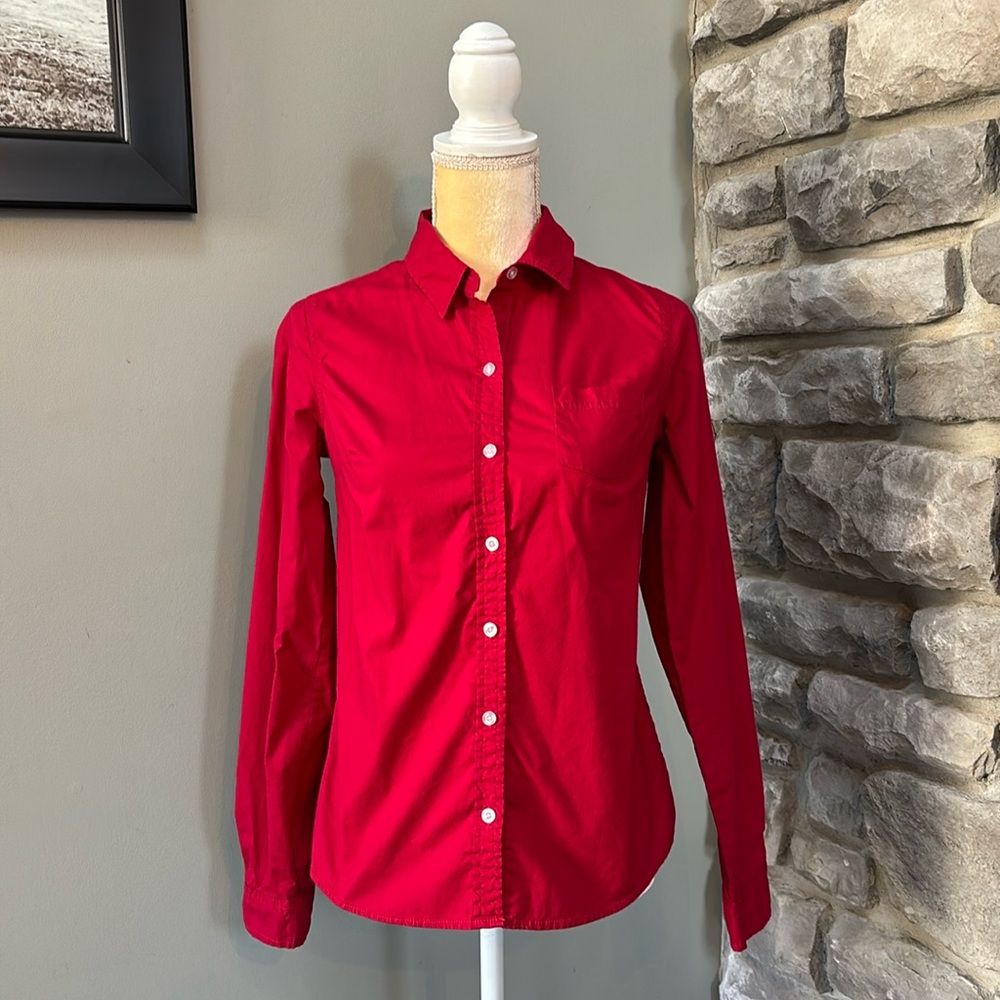 Mossimo button down shirt, women’s M, red, like new
